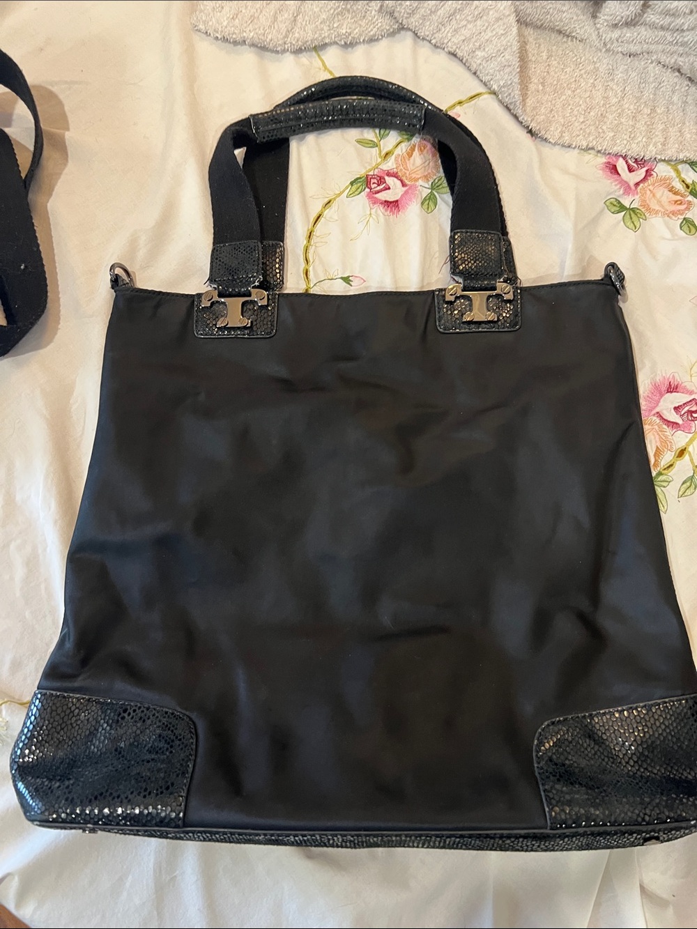 Tory Burch Canvas Black Women's Tote Bag with Faux Snake skinTextured Trim